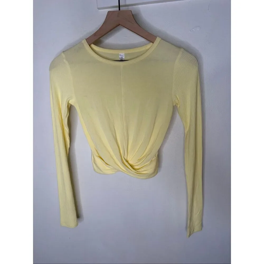 Alo Yoga Twist Front Long Sleeve | Yellow in XS